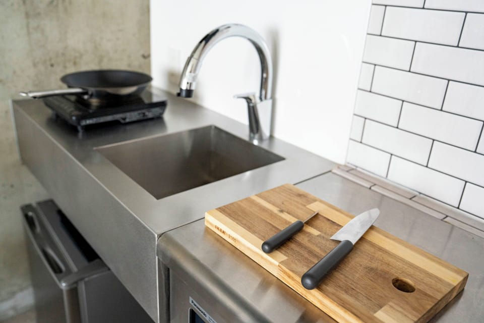 Fridge, microwave, stovetop, electric kettle