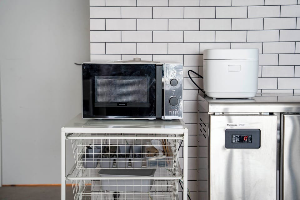 Fridge, microwave, stovetop, electric kettle