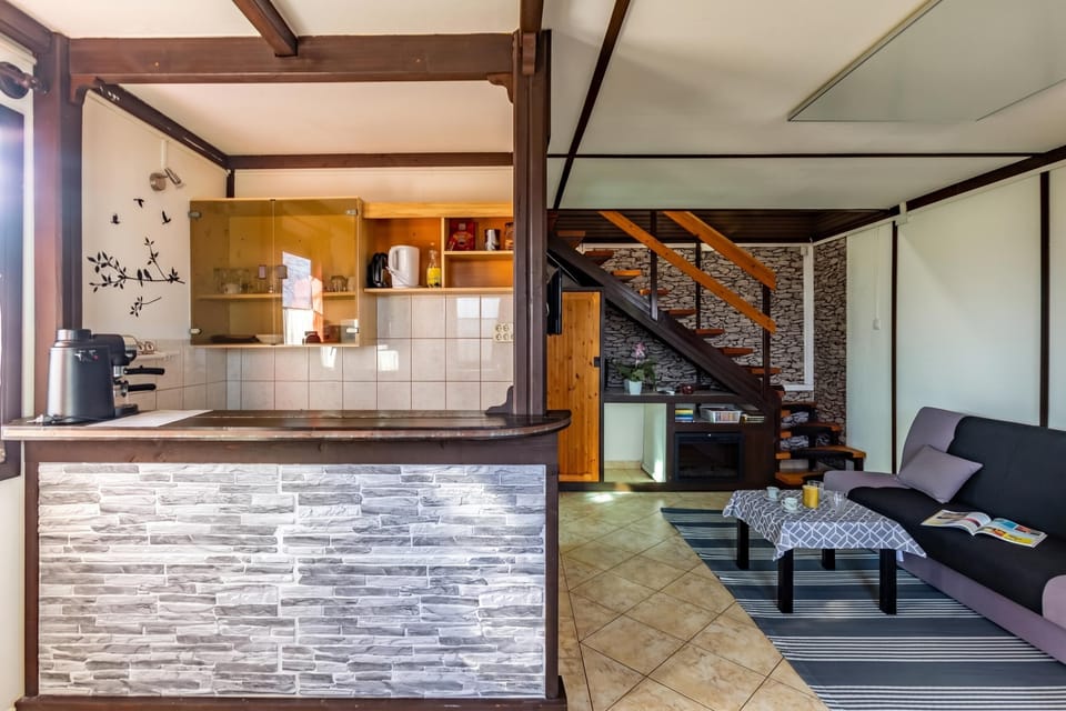 Standard House, Multiple Bedrooms, Mountainside (Karesz Holiday Home) | Interior