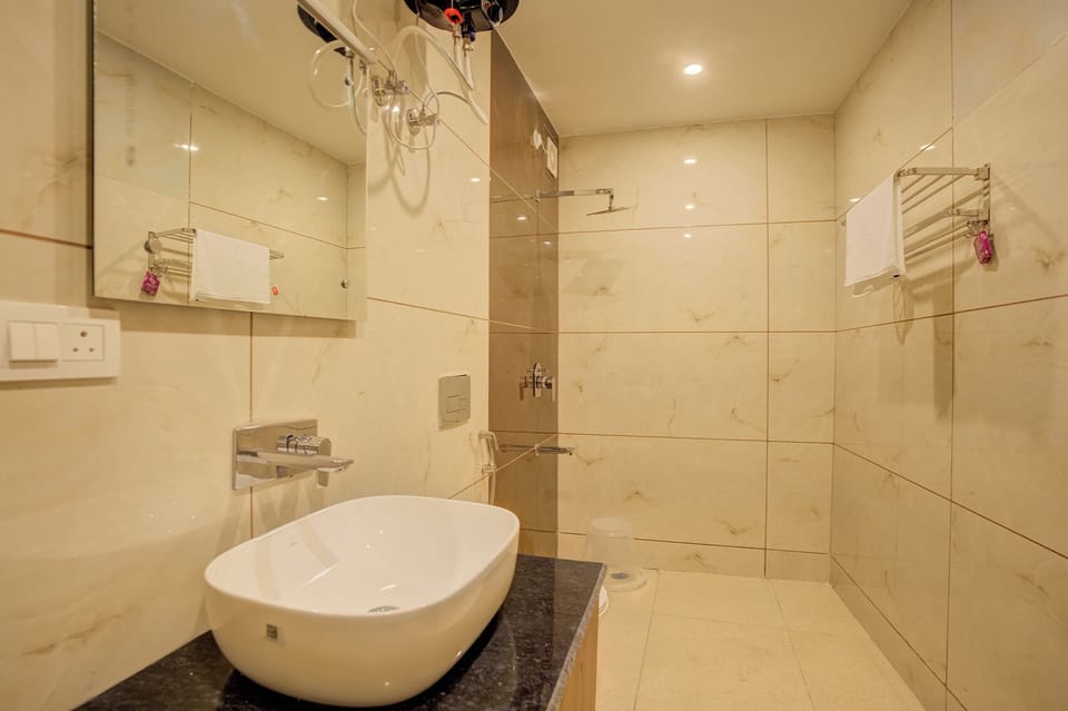 Romantic Double Room, Balcony, Park View | Bathroom | Slippers