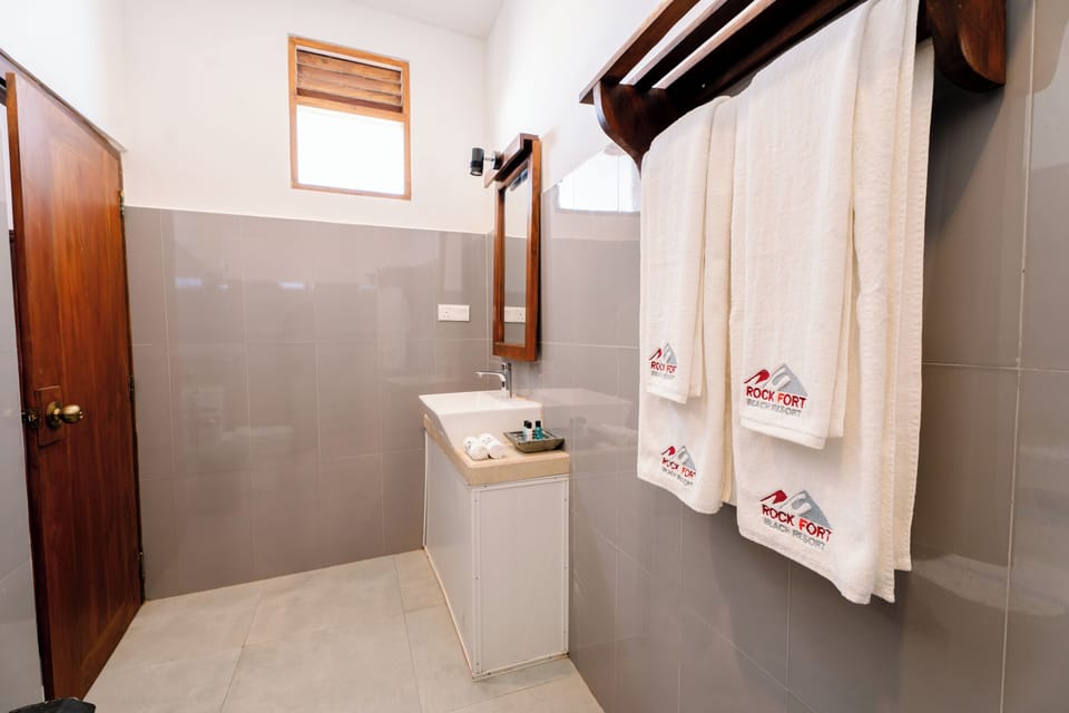 Standard Room | Laptop workspace, soundproofing, free WiFi, bed sheets