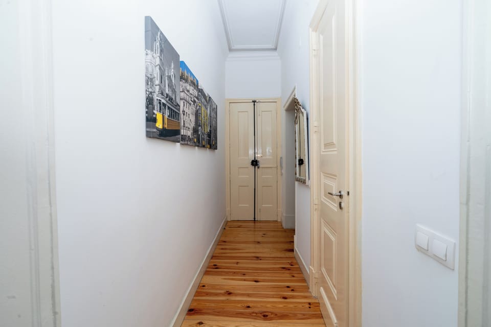 Apartment, 2 Bedrooms, Patio, City View | Interior