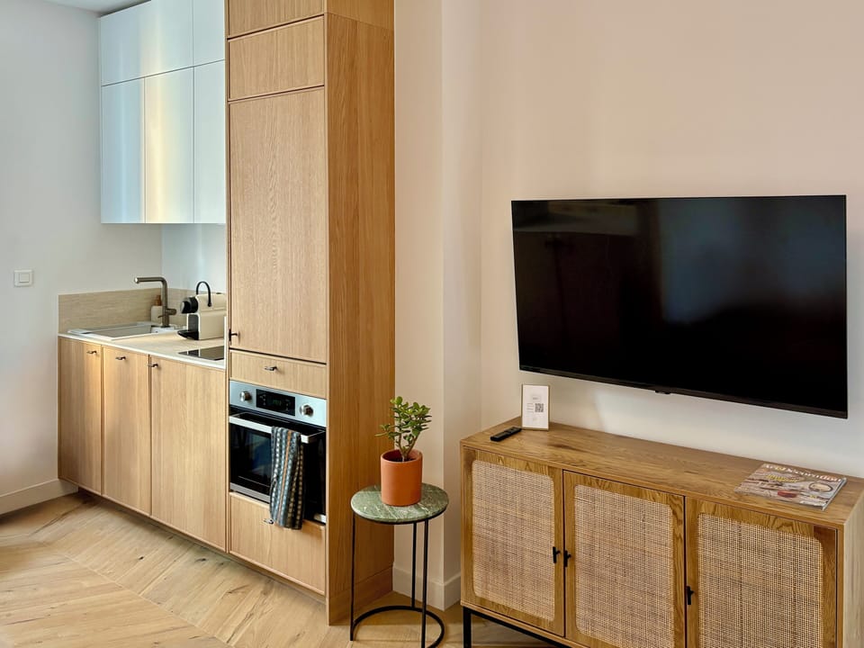 Comfort Apartment, City View | Private kitchen | Electric kettle