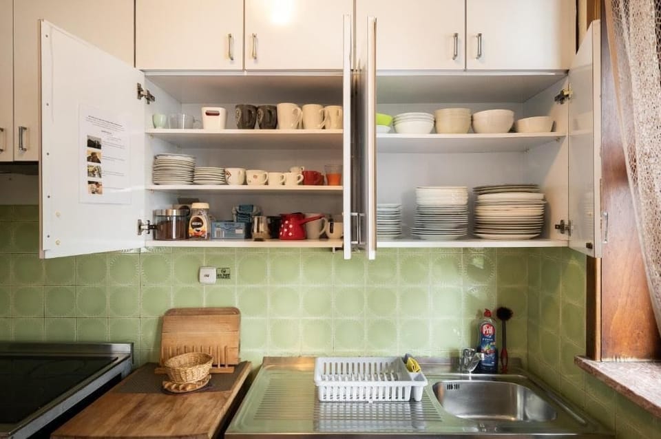 Basic House, Garden View | Private kitchen | Electric kettle, toaster
