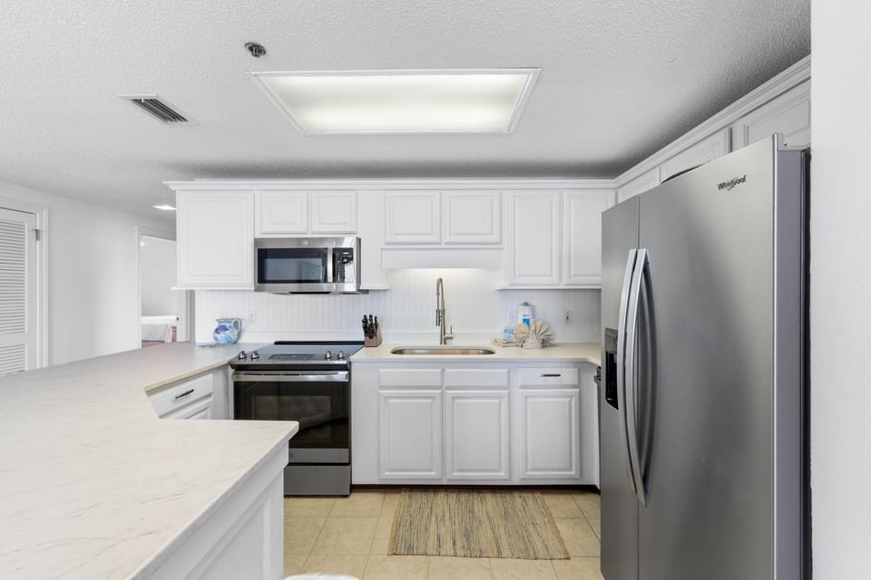 Condo, Multiple Beds (Phoenix VIII 1503) | Private kitchen | Oven, toaster