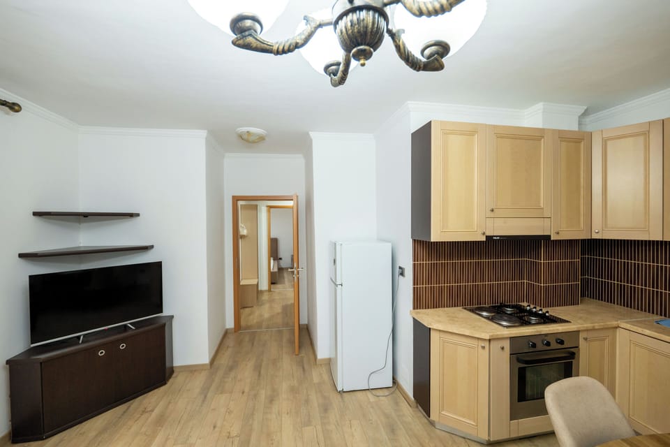 Apartment, 2 Bedrooms | Private kitchen | Oven, stovetop, electric kettle