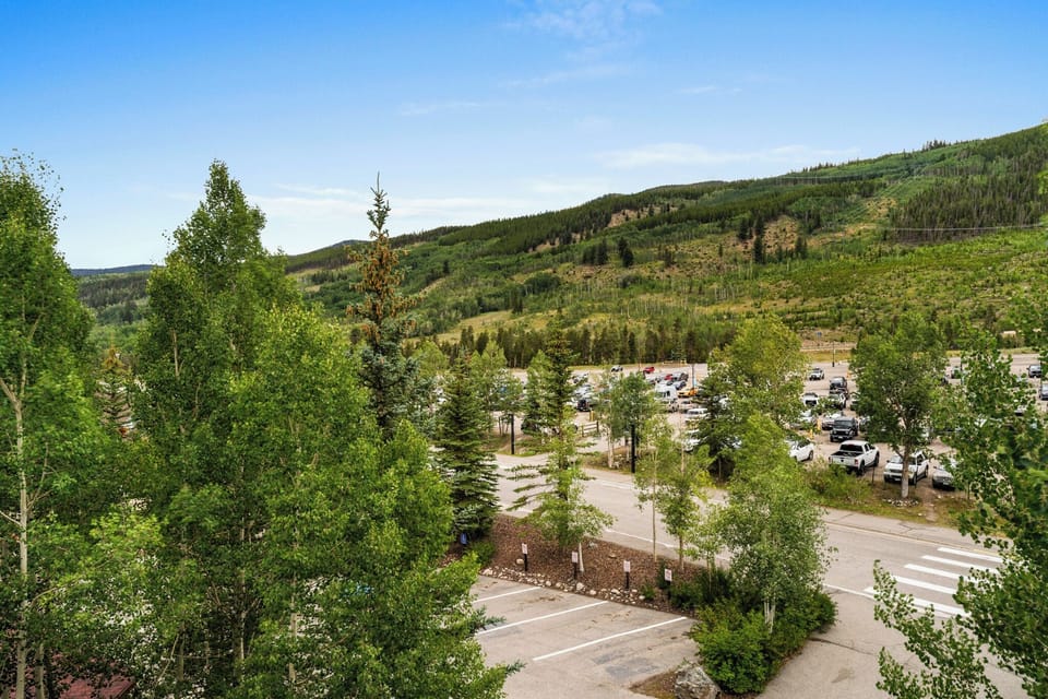 Condo (2 Bedrooms) | Property amenity