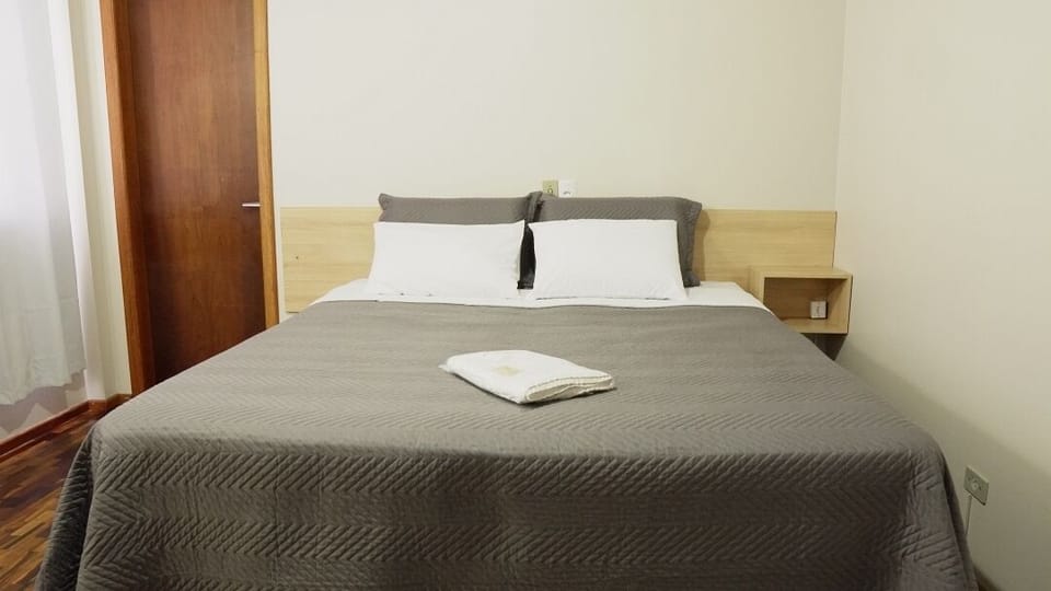 Double Room | Laptop workspace, free WiFi
