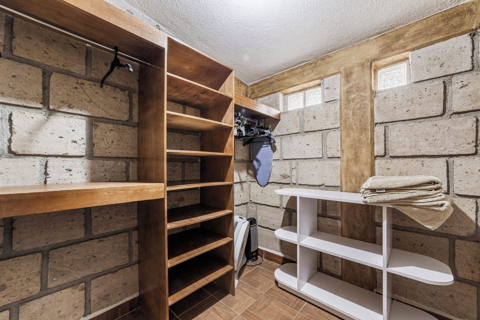 Family Cabin, Mountain View | 4 bedrooms, iron/ironing board, free WiFi