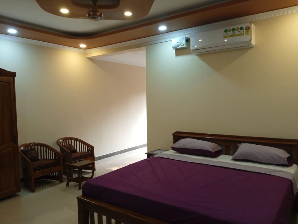 Classic Double or Twin Room | Living area | TV