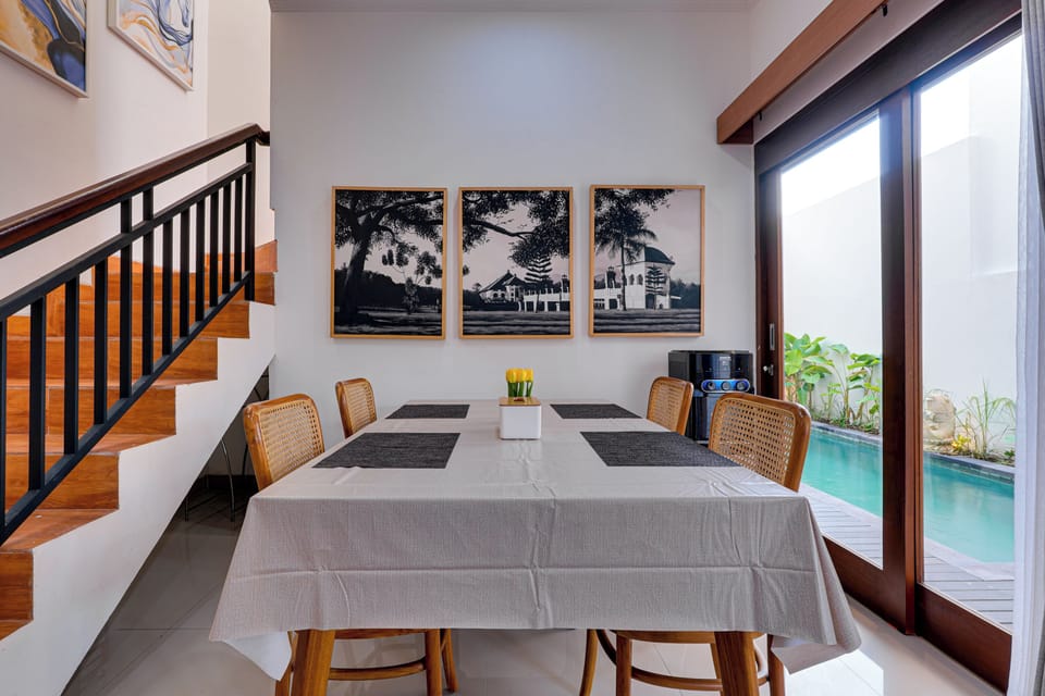 Villa, Pool View | Dining room