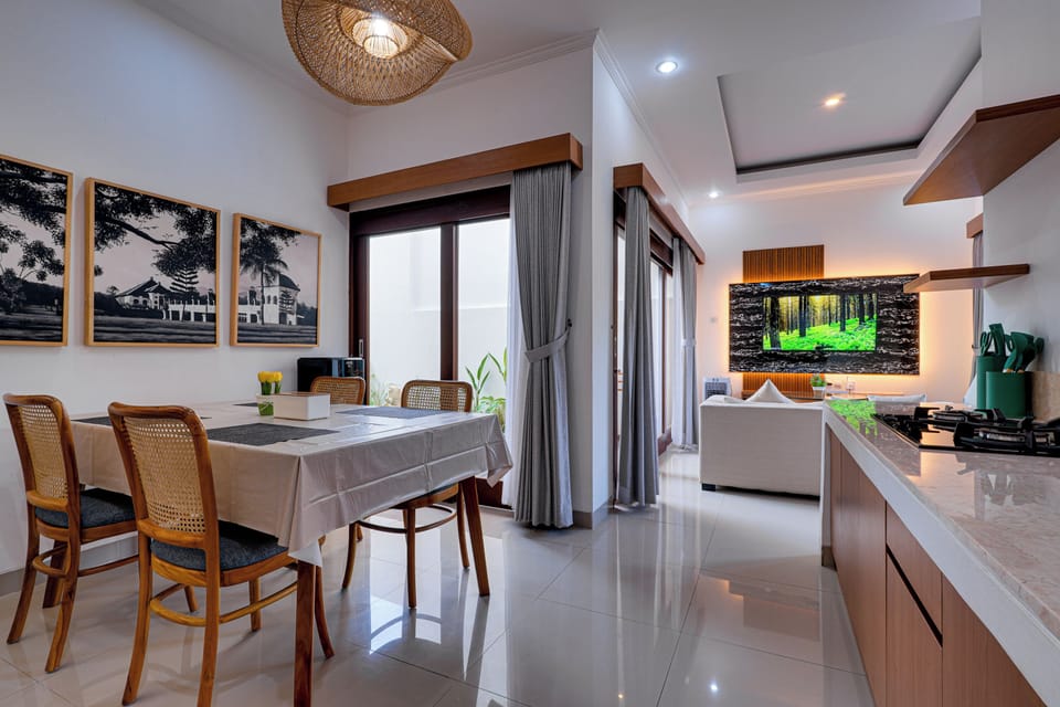 Villa, Pool View | Dining room