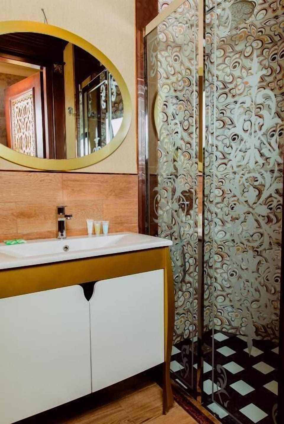 Free toiletries, hair dryer, bathrobes, slippers