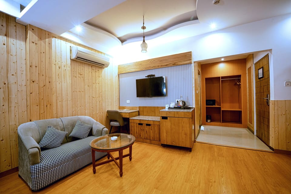 Executive Room, City View | Desk, laptop workspace, soundproofing, iron/ironing board