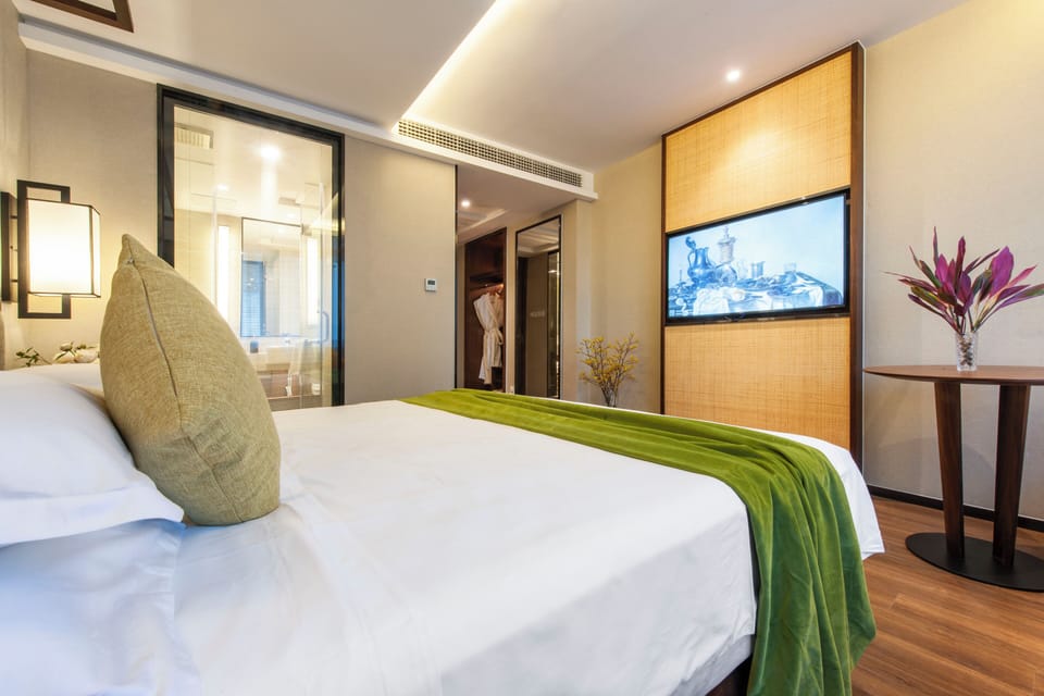 Comfort Double Room | Premium bedding, down comforters, pillowtop beds, free minibar