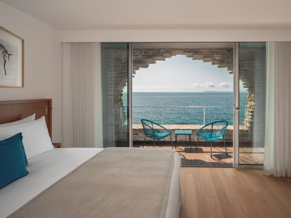 Minibar, in-room safe, blackout drapes, free cribs/infant beds