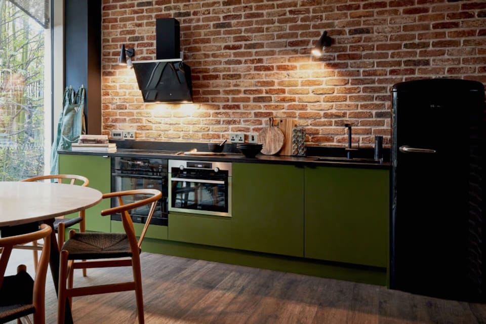 Classic Studio | Private kitchenette | Fridge, microwave, oven