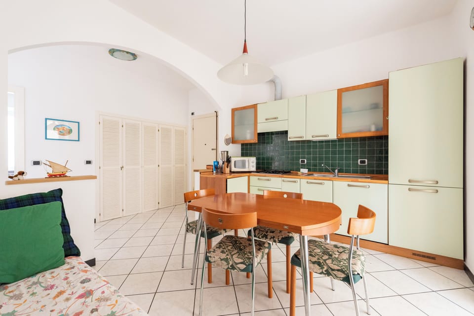 Apartment, 3 Bedrooms, Balcony | Private kitchen | Fridge, microwave, stovetop, dishwasher