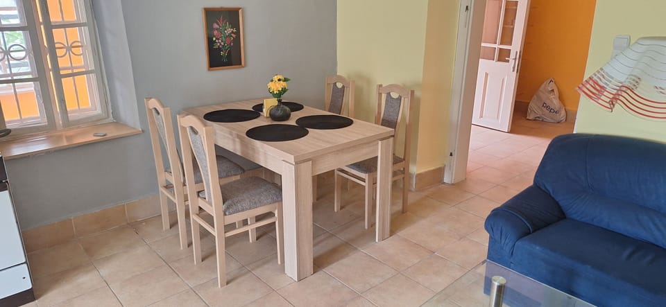 House, 1 Bedroom, Smoking | Dining room
