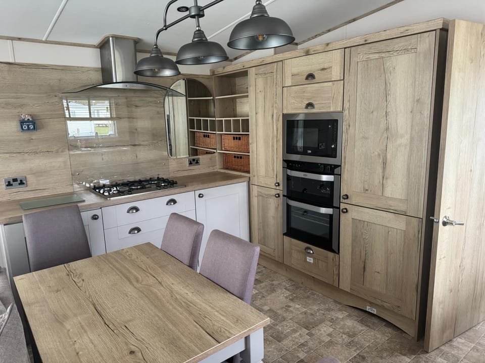 Cabin | Dining