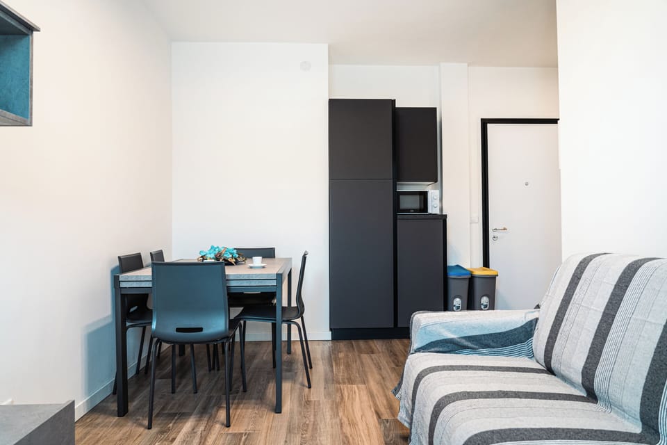 Apartment, 2 Bedrooms, Balcony | Living room