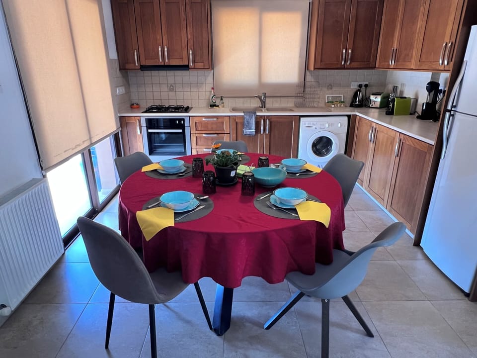 Villa, 3 Bedrooms, Terrace | Dining room