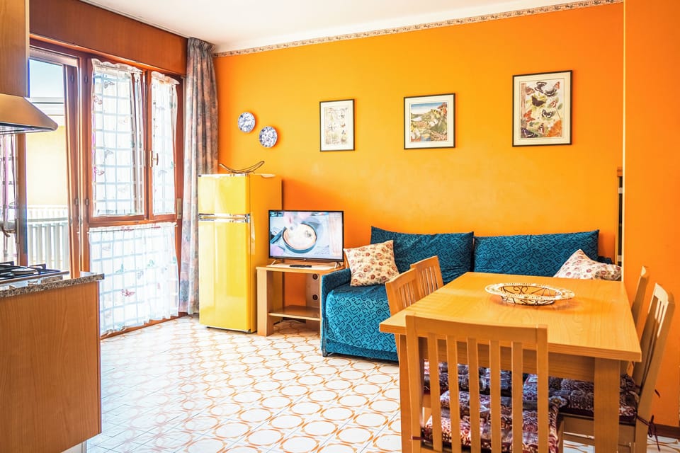 Apartment, 2 Bedrooms, Balcony | Living room