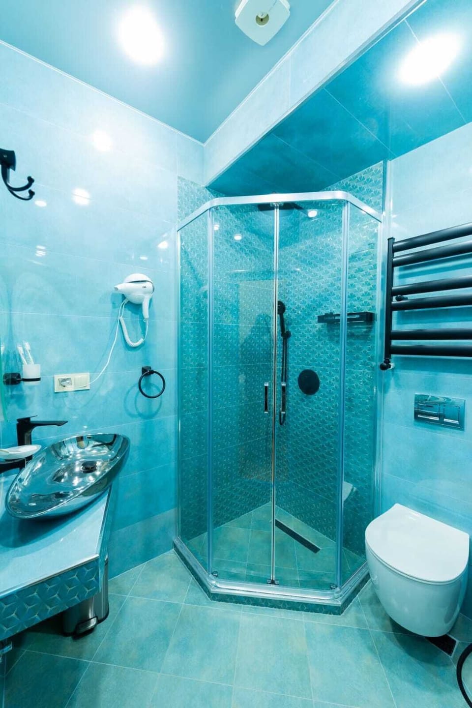 Double or Twin Room | Bathroom | Shower, hair dryer, bathrobes, slippers