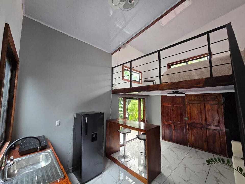 Room, Balcony, Mountain View | Living area