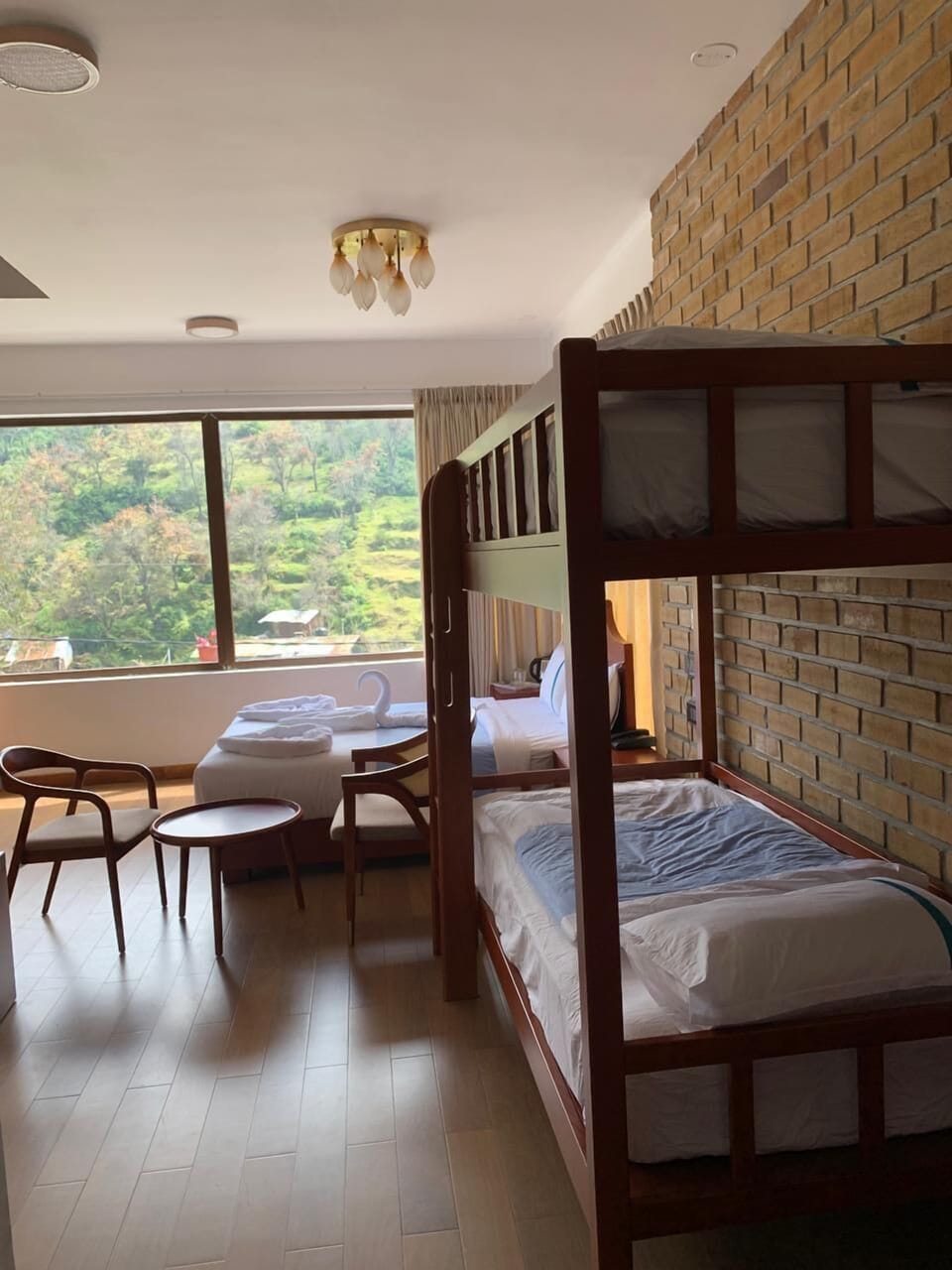 Desk, free WiFi, bed sheets