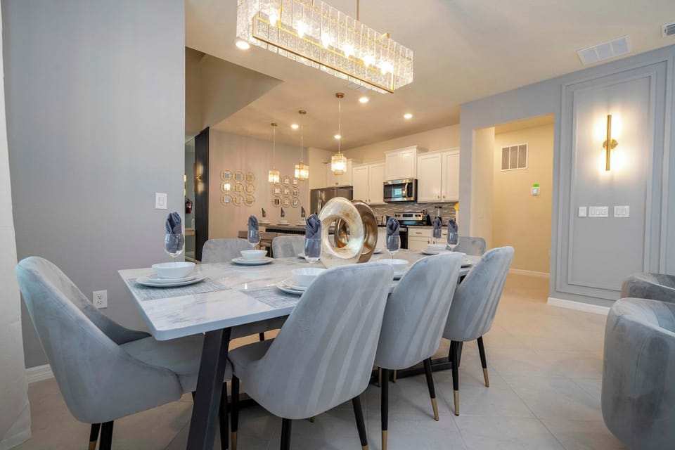 Superior Villa | Dining room