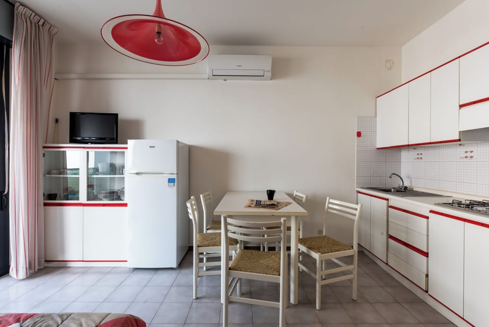 Apartment, 2 Bedrooms, Balcony | Interior