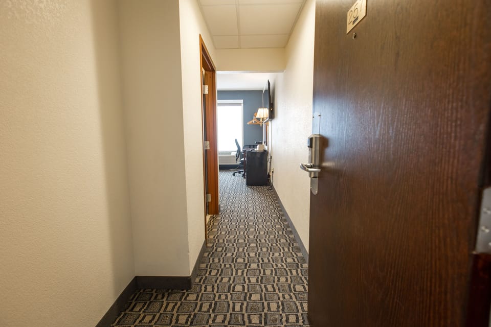 39-inch flat-screen TV with cable channels, TV