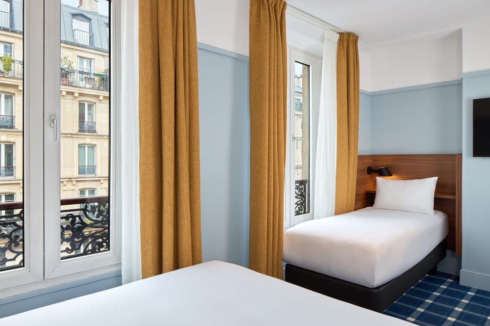 Triple Room | In-room safe, free WiFi, bed sheets