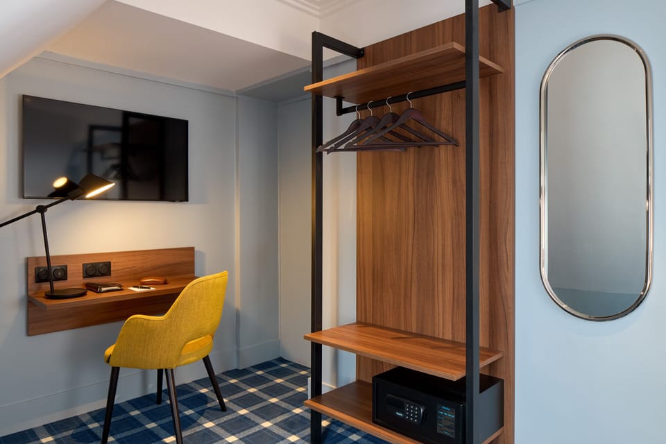 In-room safe, free WiFi, bed sheets