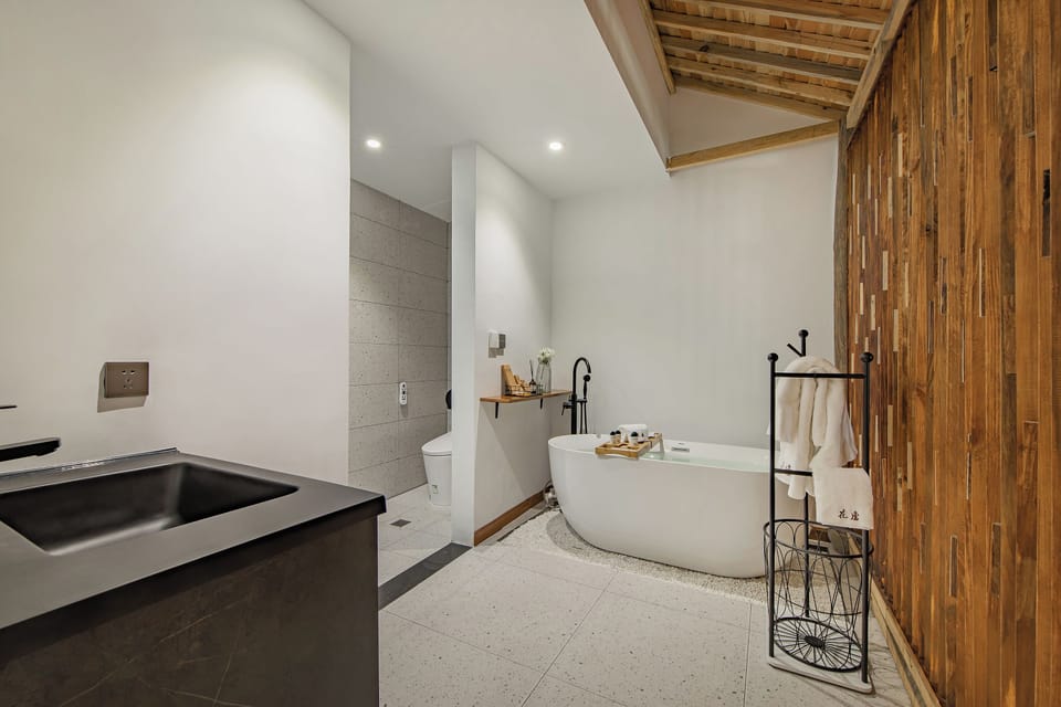 Superior Room, Hill View | Bathroom | Free toiletries, hair dryer, towels, soap