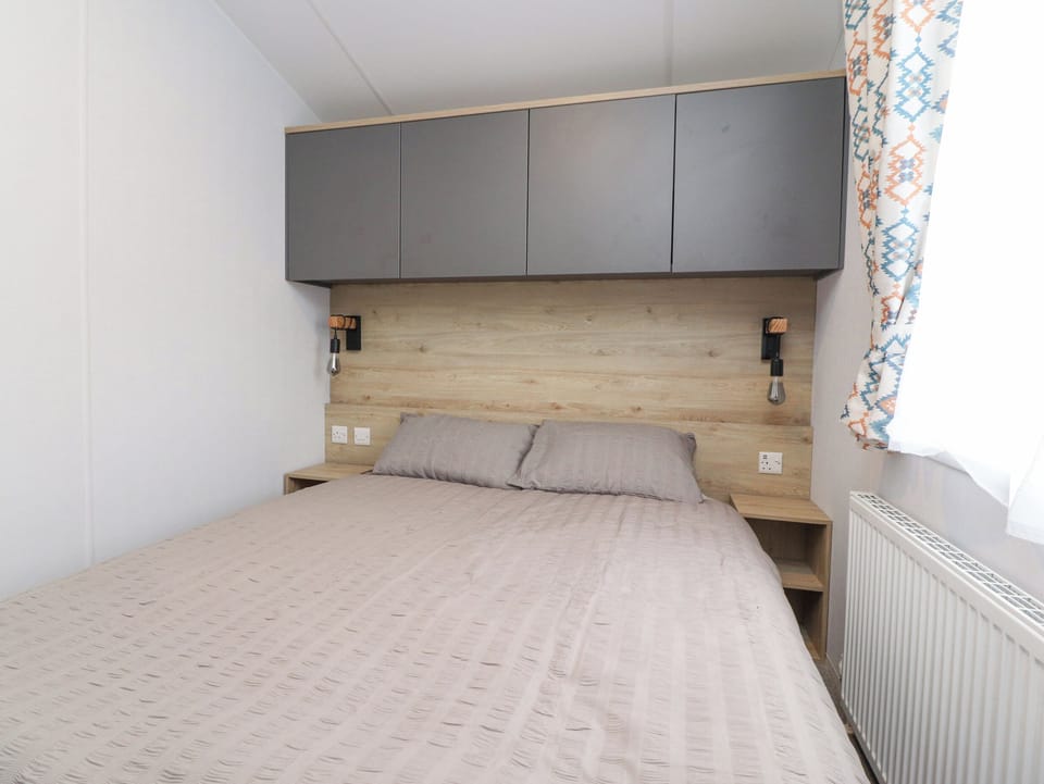 3 bedrooms, individually decorated, individually furnished, free WiFi