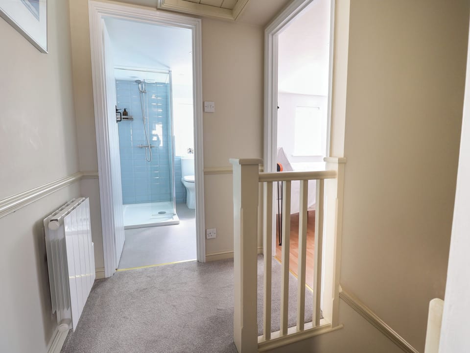 8 Biddlecombe Orchard Cottage in Bridport