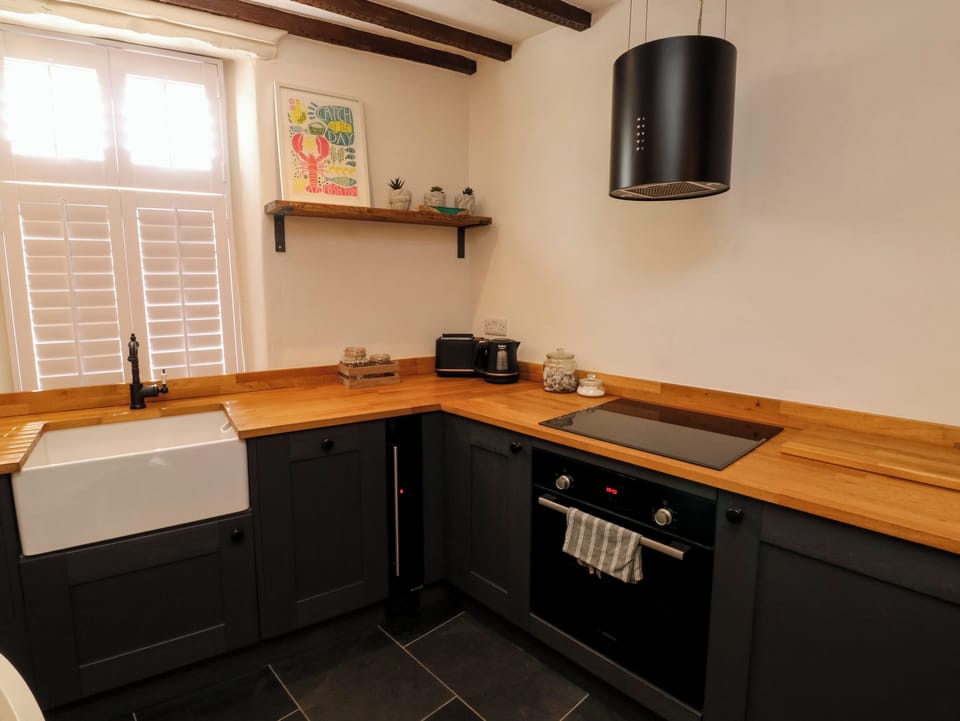 Fridge, dishwasher, electric kettle, toaster