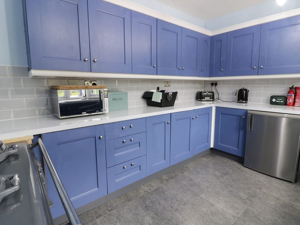 Fridge, dishwasher, electric kettle, toaster