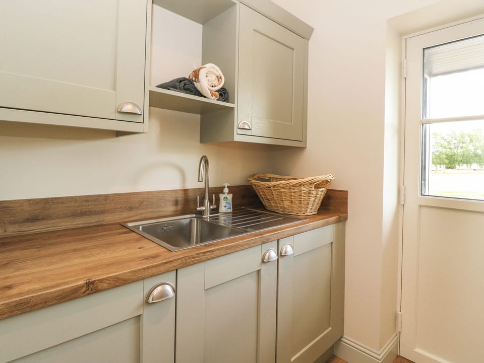 Fridge, dishwasher, electric kettle, toaster