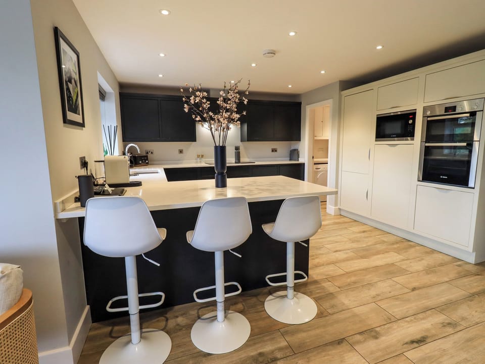 Fridge, dishwasher, electric kettle, toaster