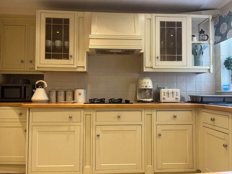 Fridge, dishwasher, electric kettle, toaster