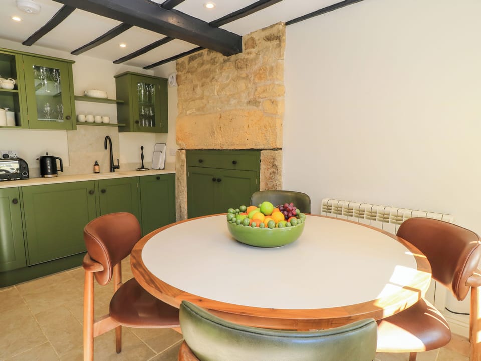 Cottage | Dining