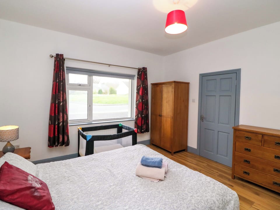 3 bedrooms, individually decorated, individually furnished, free WiFi