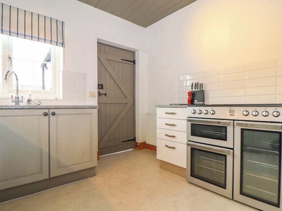 Fridge, dishwasher, electric kettle, toaster