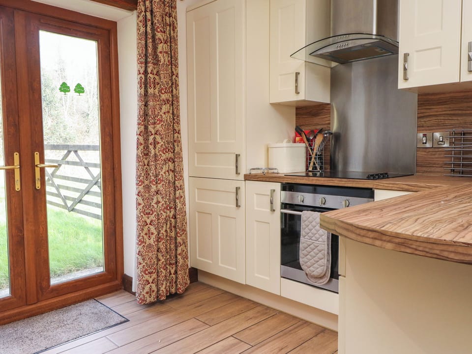 Cookware/dishes/utensils