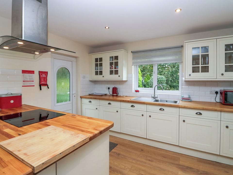 Fridge, dishwasher, electric kettle, toaster
