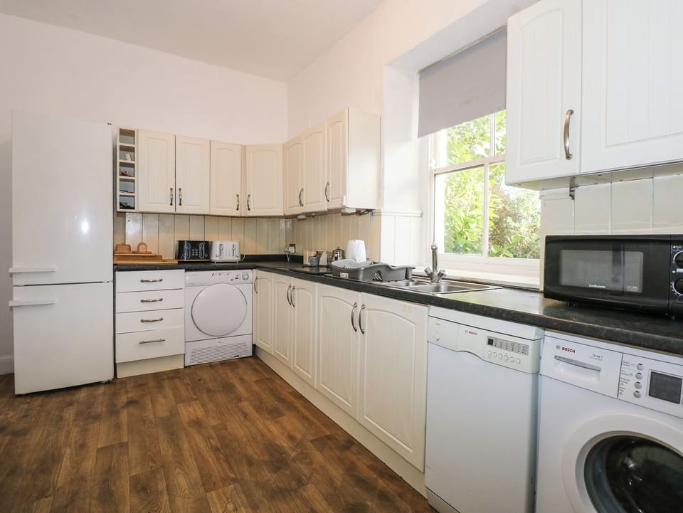 Fridge, dishwasher, electric kettle, toaster