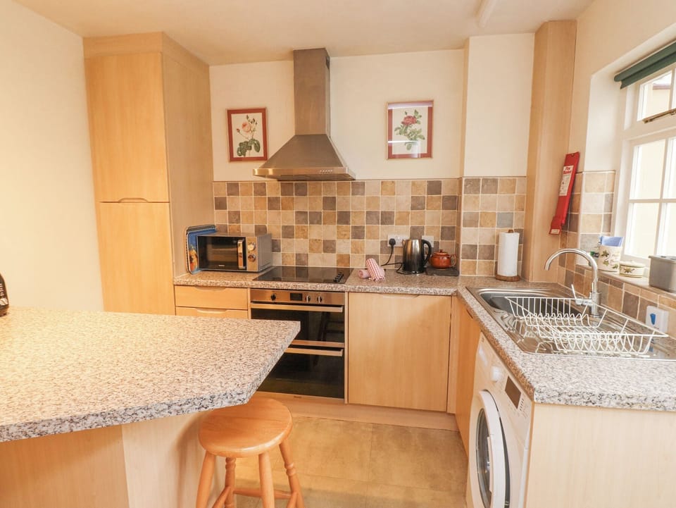 Fridge, microwave, dishwasher, toaster